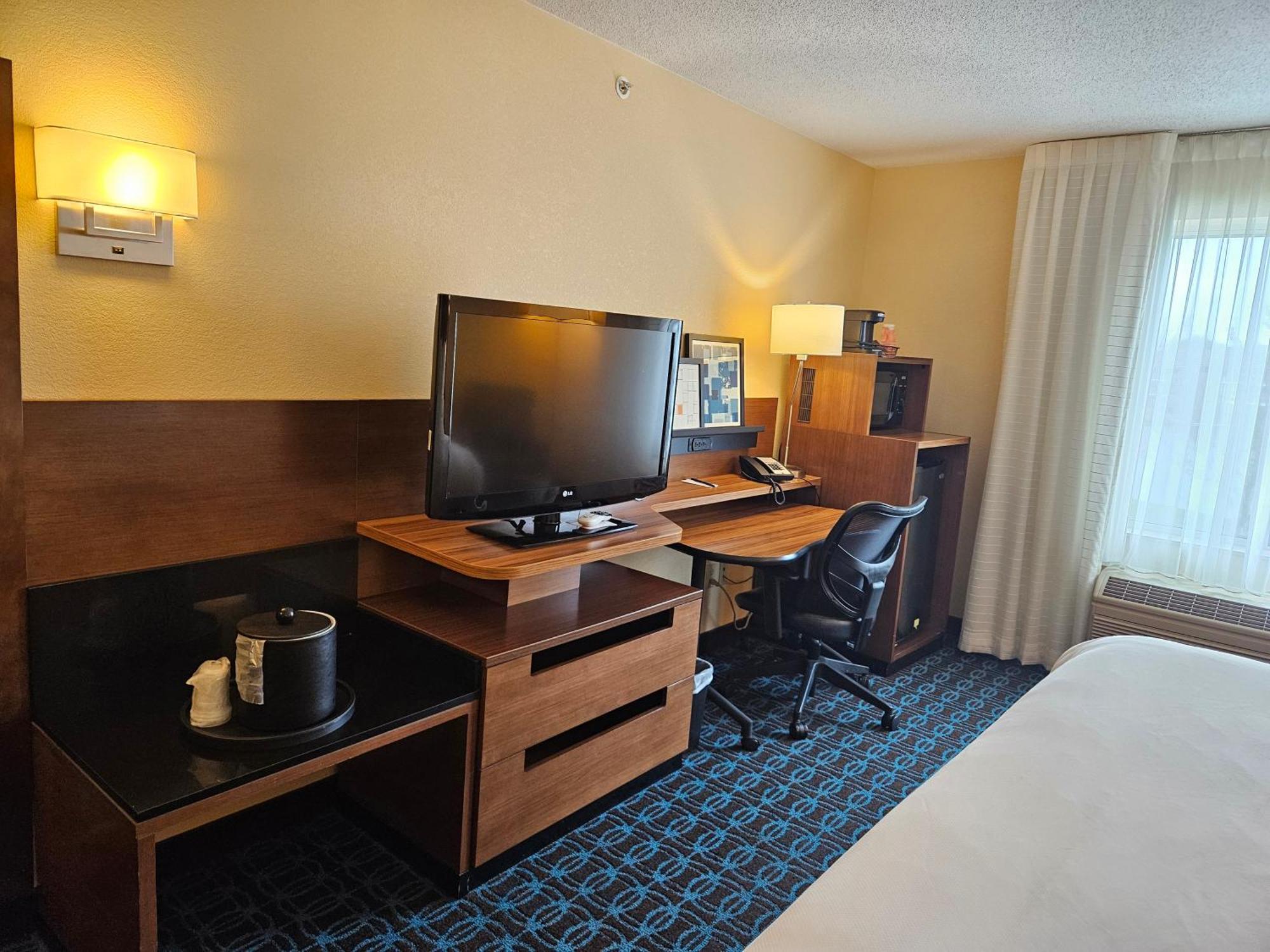 Hotel Comfort & - Des Moines
