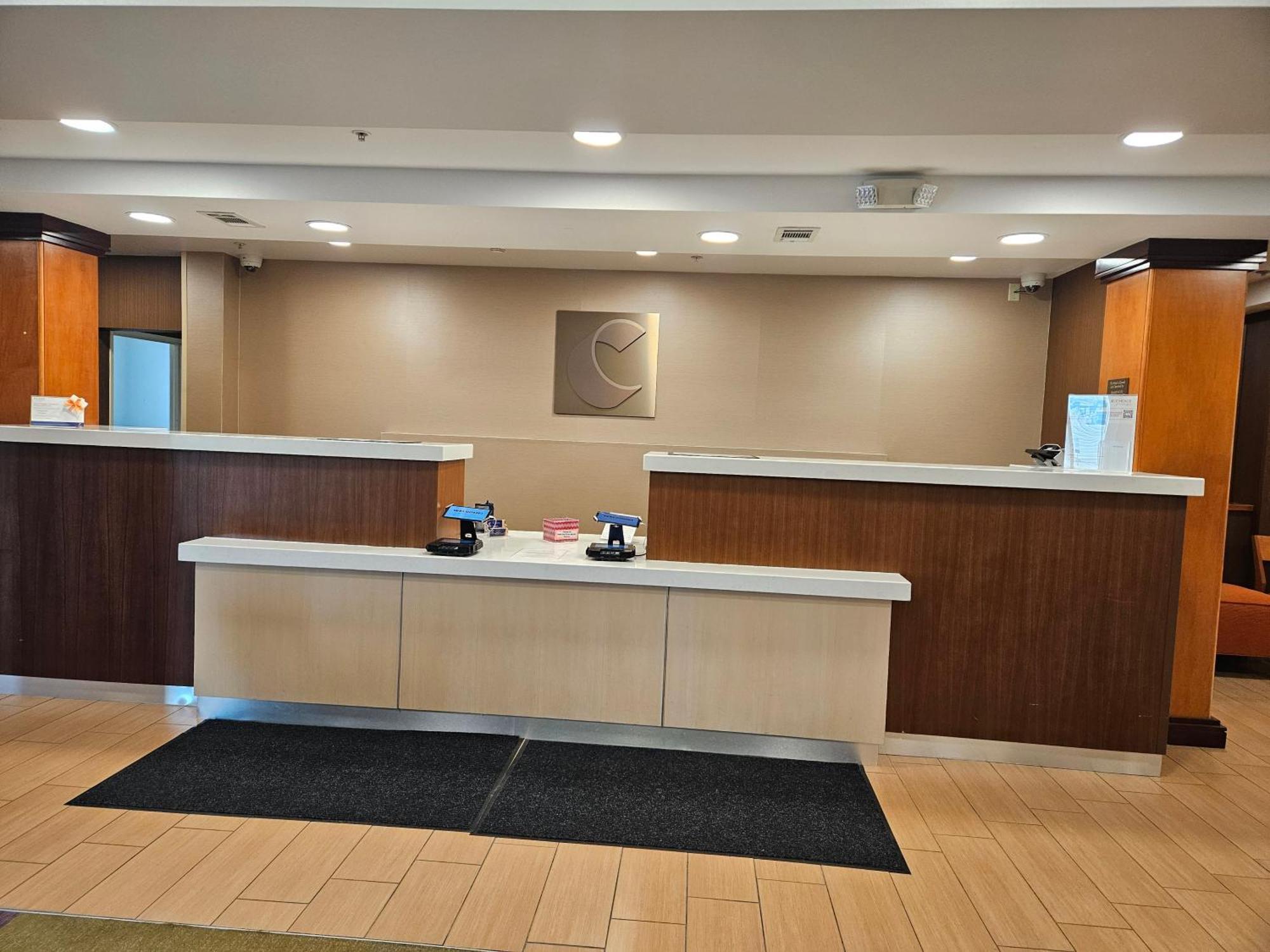 Hotel Comfort & - Des Moines