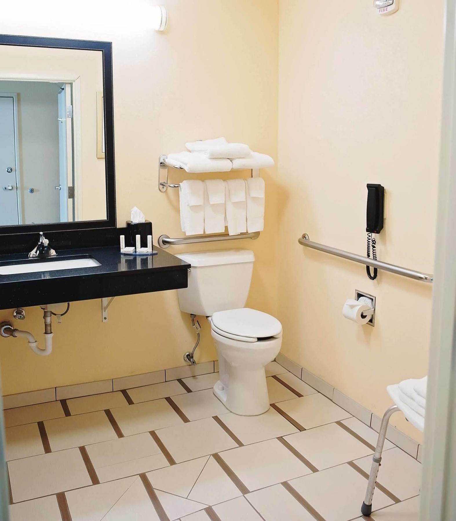Comfort & - Des Moines Hotel 2*